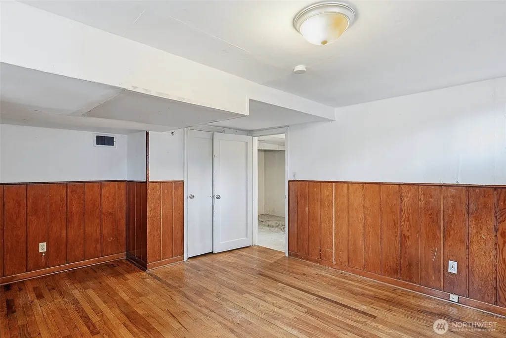 9002 2nd Avenue NE Seattle WA 98115
