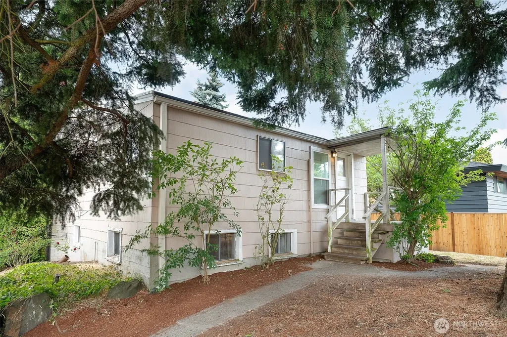 9002 2nd Avenue NE Seattle WA 98115