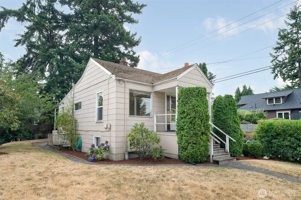 9002 2nd Avenue NE Seattle WA 98115