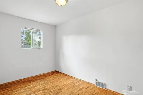 9002 2nd Avenue NE Seattle WA 98115