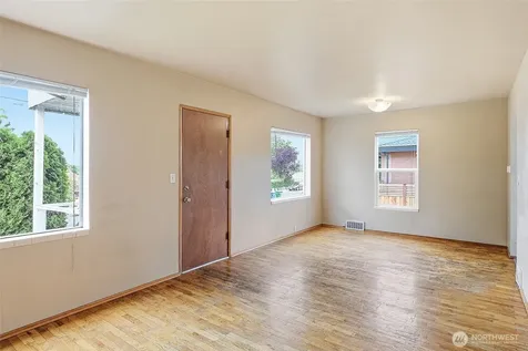 9002 2nd Avenue NE Seattle WA 98115