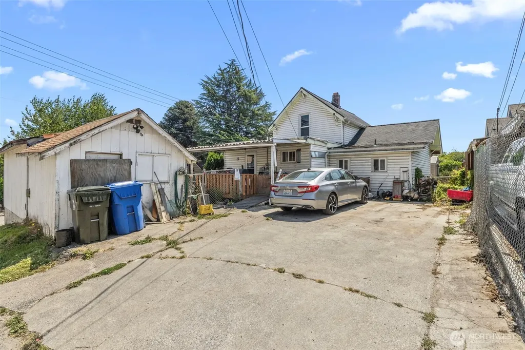 5718 S D Street Tacoma WA 98408