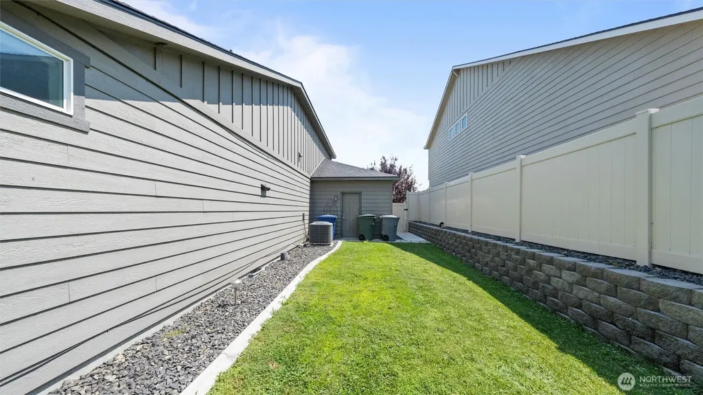 380 Wishkah Drive Richland WA 99352