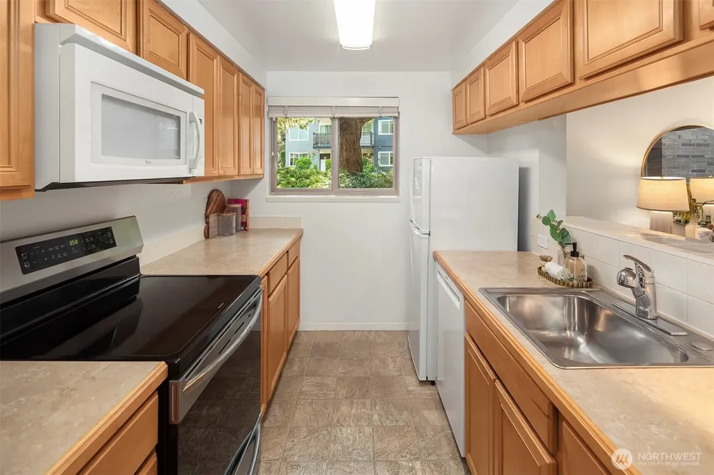 3400 25th Avenue W Seattle WA 98199