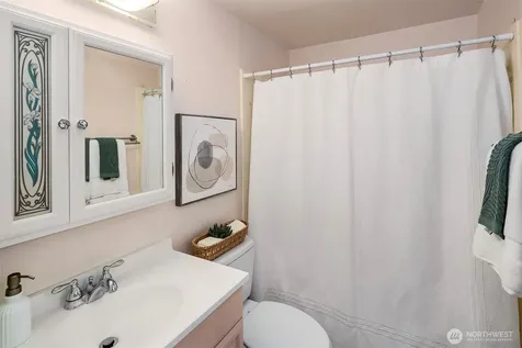 3400 25th Avenue W Seattle WA 98199
