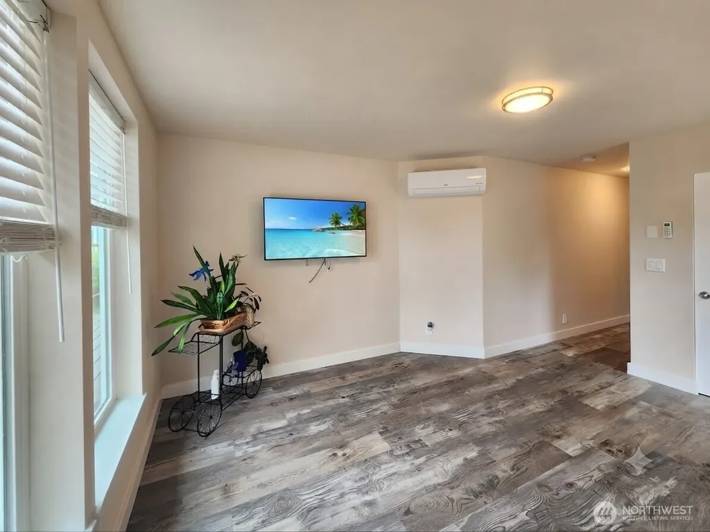 662 Point Brown Avenue SE Ocean Shores WA 98569