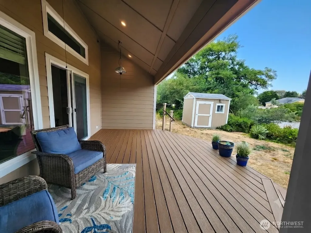 662 Point Brown Avenue SE Ocean Shores WA 98569