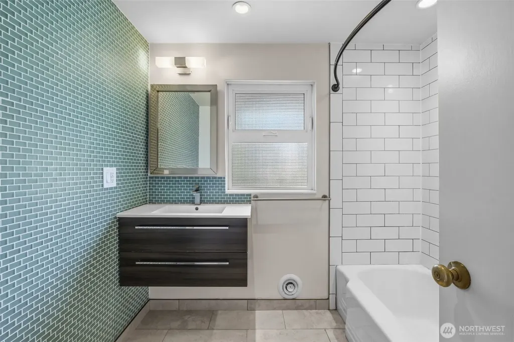 11954 Exeter Avenue NE Seattle WA 98125