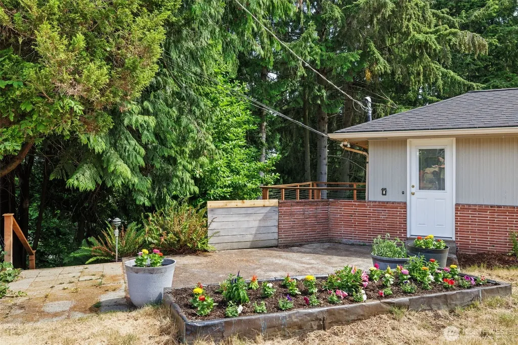 11954 Exeter Avenue NE Seattle WA 98125