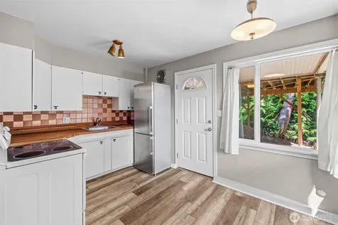 11954 Exeter Avenue NE Seattle WA 98125