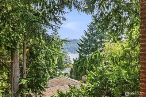 11954 Exeter Avenue NE Seattle WA 98125
