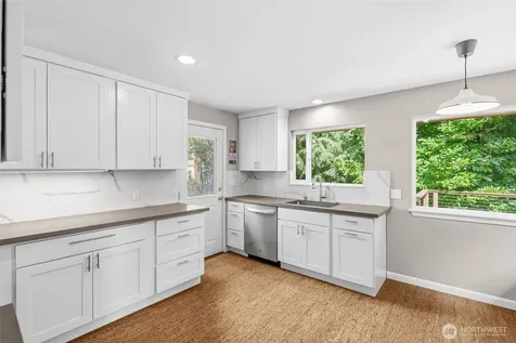 11954 Exeter Avenue NE Seattle WA 98125