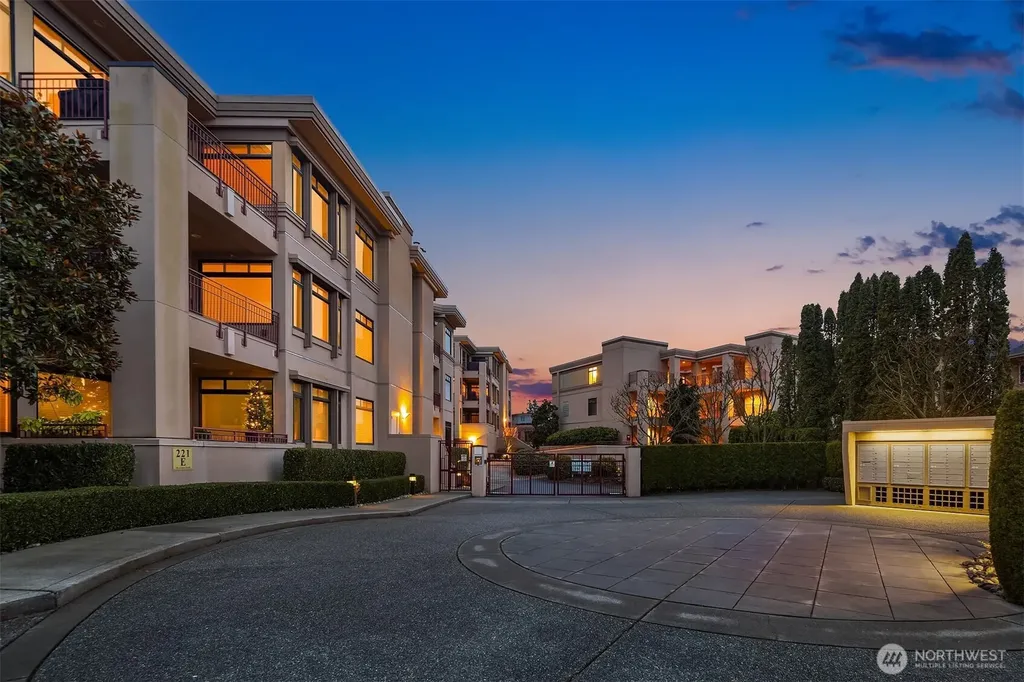 530 Lake Street S Kirkland WA 98033