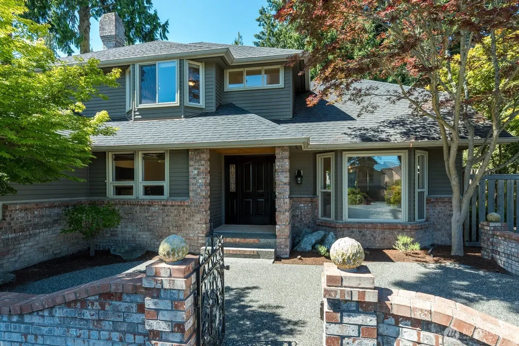 6818 Gibralter Place Anacortes WA 98221