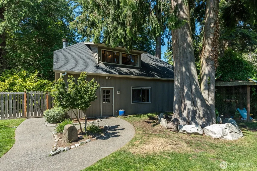 6818 Gibralter Place Anacortes WA 98221
