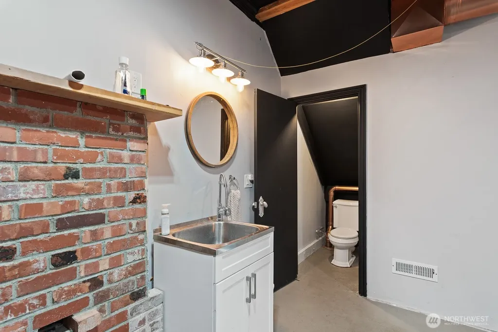 6818 Gibralter Place Anacortes WA 98221