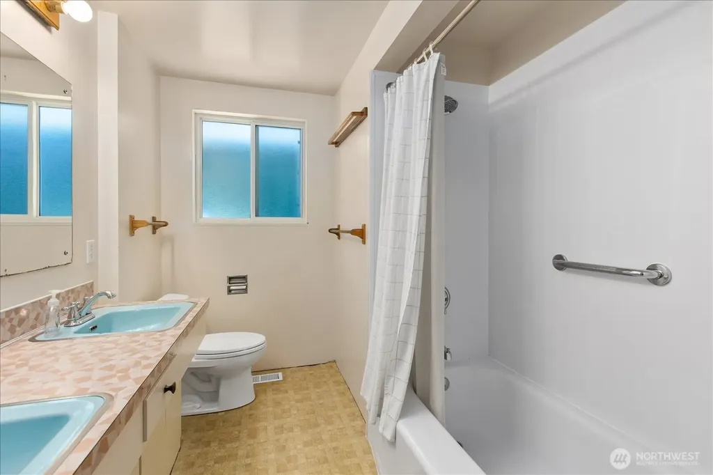 6216 189th Place SW Lynnwood WA 98036