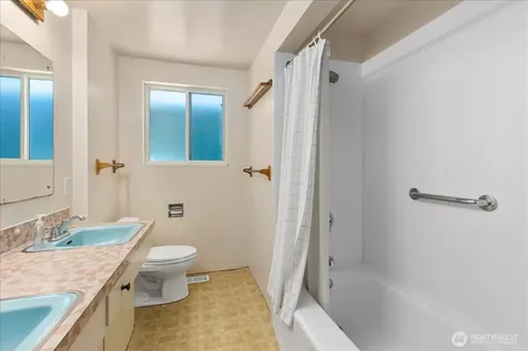 6216 189th Place SW Lynnwood WA 98036