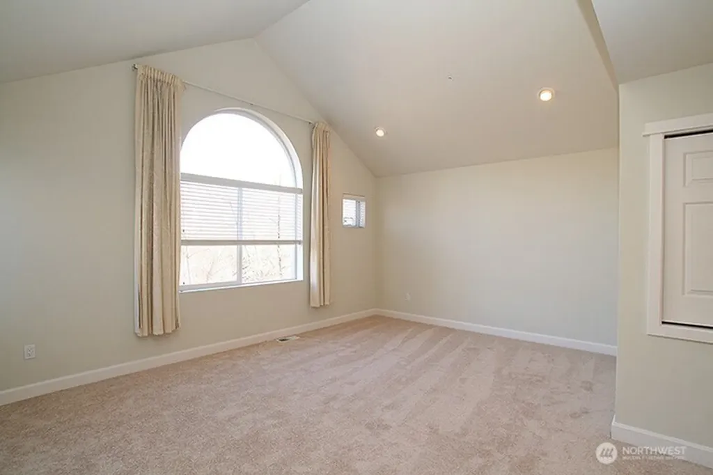 3712 101st Way NE Kirkland WA 98033