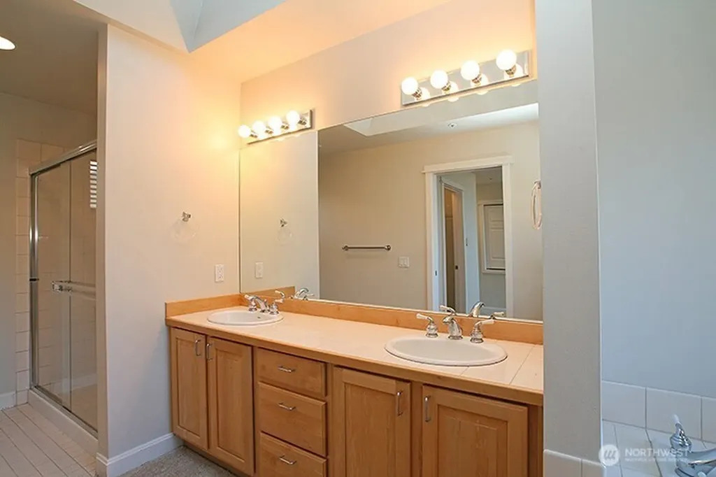 3712 101st Way NE Kirkland WA 98033