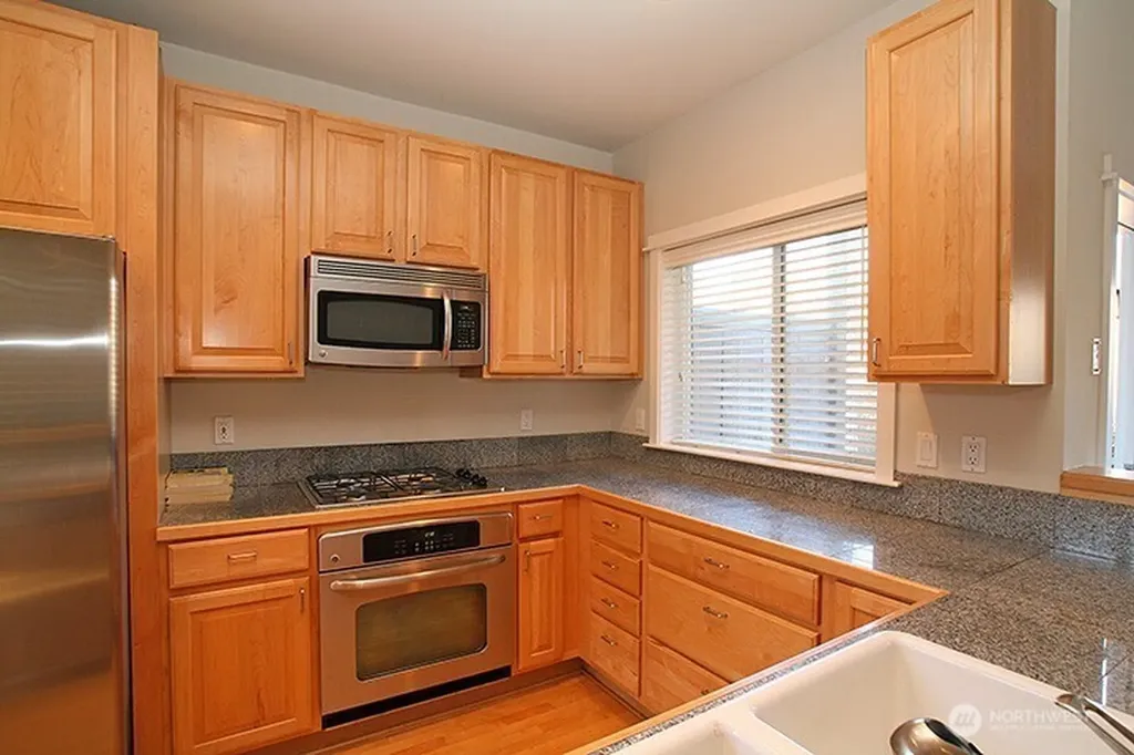 3712 101st Way NE Kirkland WA 98033