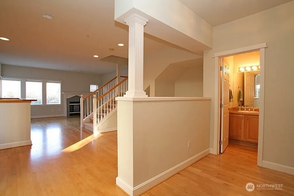 3712 101st Way NE Kirkland WA 98033