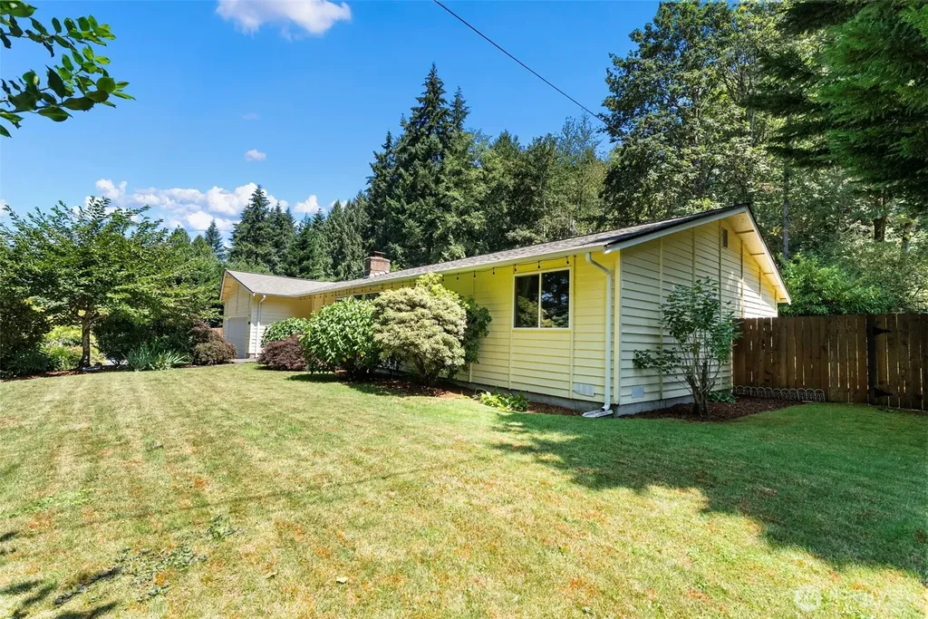 19064 10th Avenue NE Poulsbo WA 98370