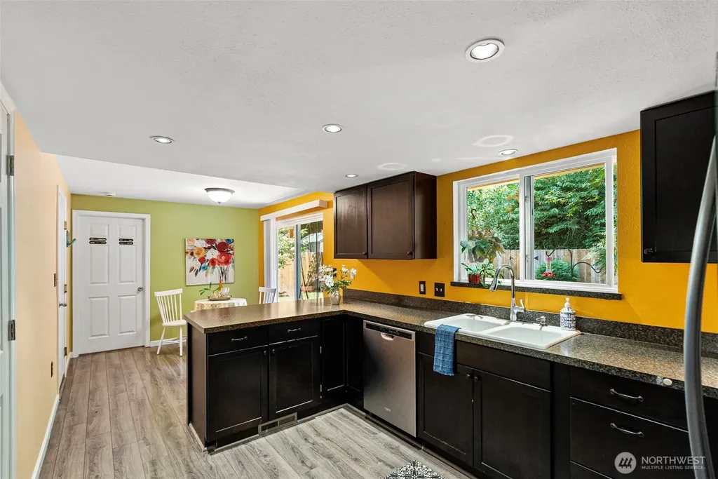 19064 10th Avenue NE Poulsbo WA 98370