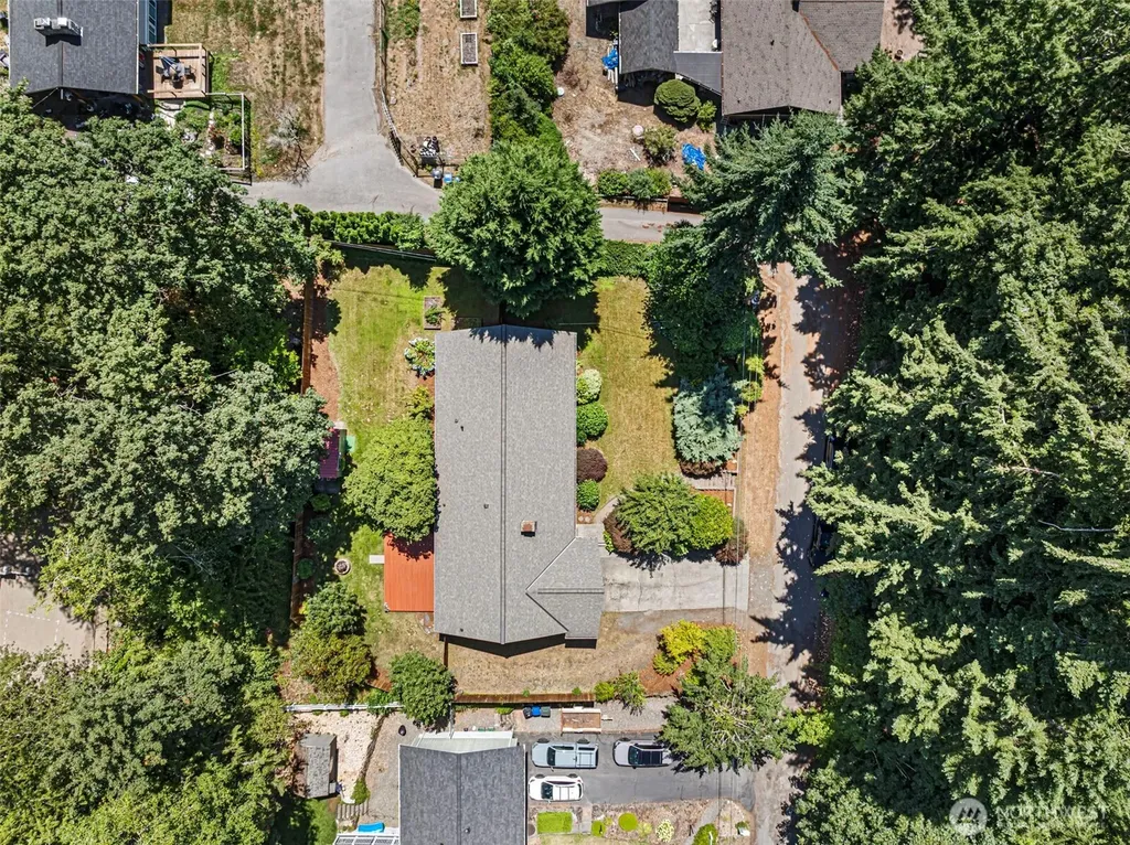 19064 10th Avenue NE Poulsbo WA 98370