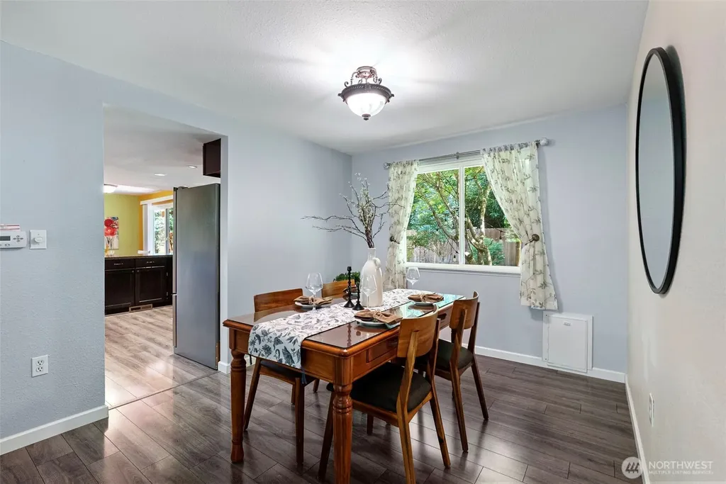 19064 10th Avenue NE Poulsbo WA 98370