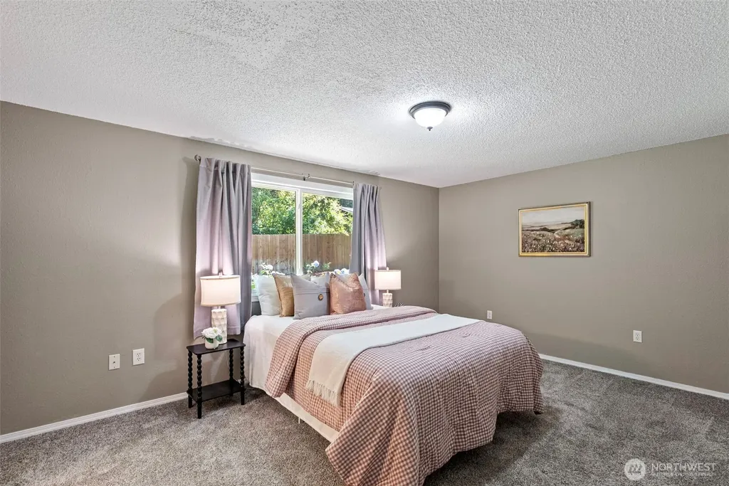 19064 10th Avenue NE Poulsbo WA 98370