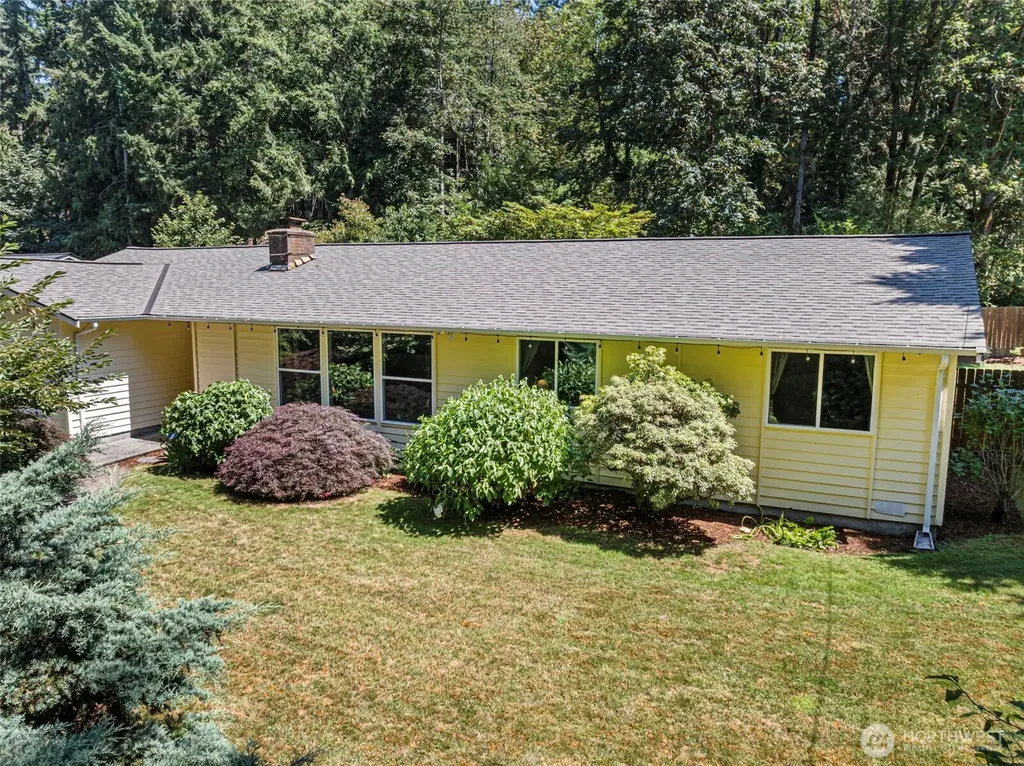 19064 10th Avenue NE Poulsbo WA 98370
