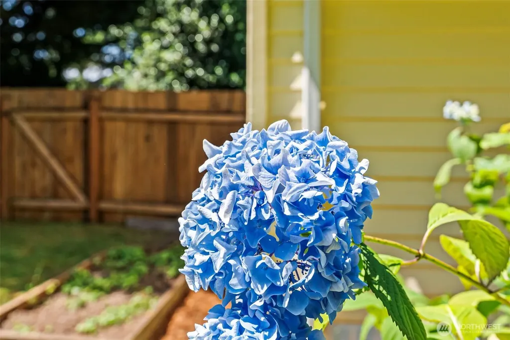 19064 10th Avenue NE Poulsbo WA 98370
