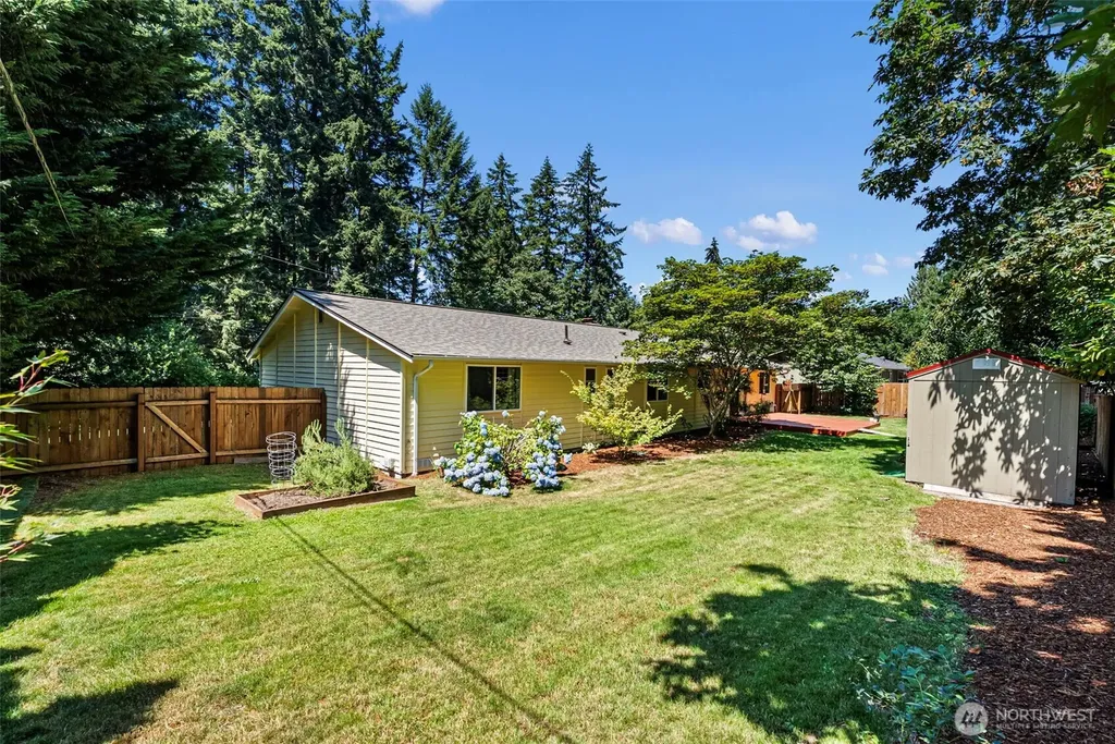 19064 10th Avenue NE Poulsbo WA 98370