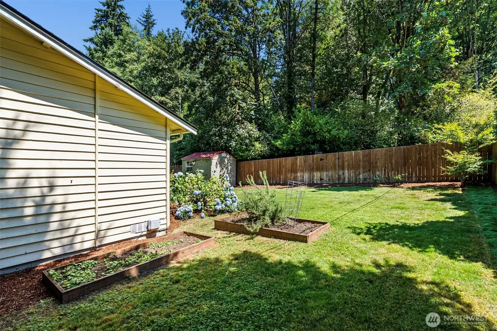 19064 10th Avenue NE Poulsbo WA 98370