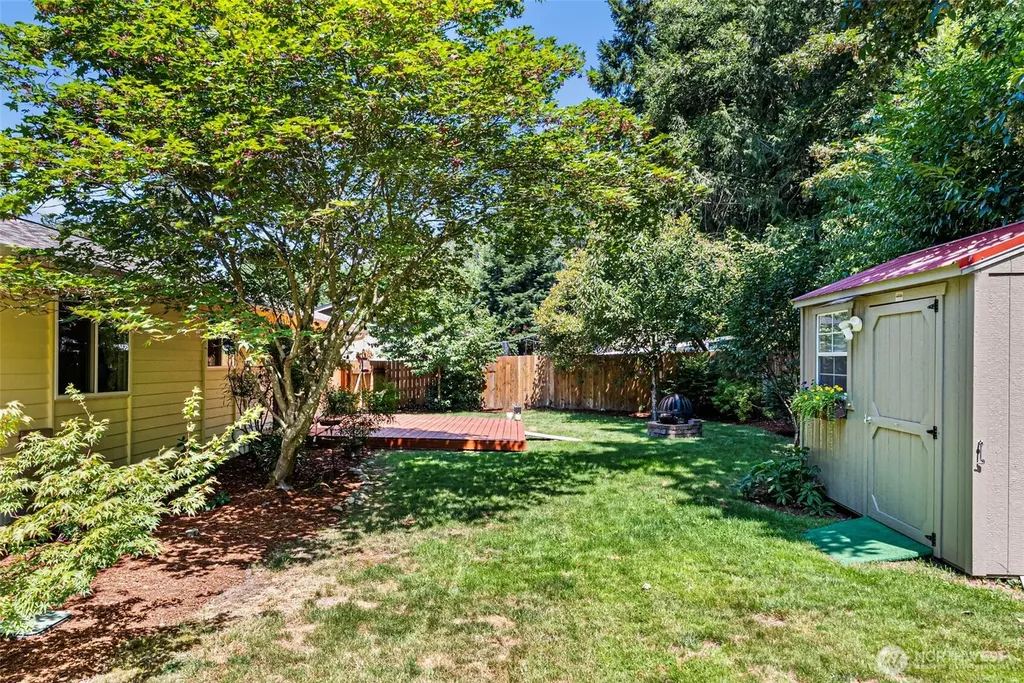 19064 10th Avenue NE Poulsbo WA 98370