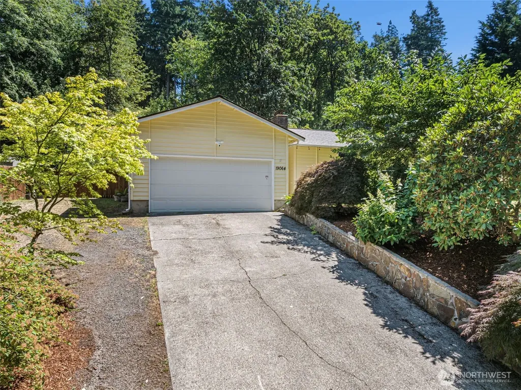 19064 10th Avenue NE Poulsbo WA 98370