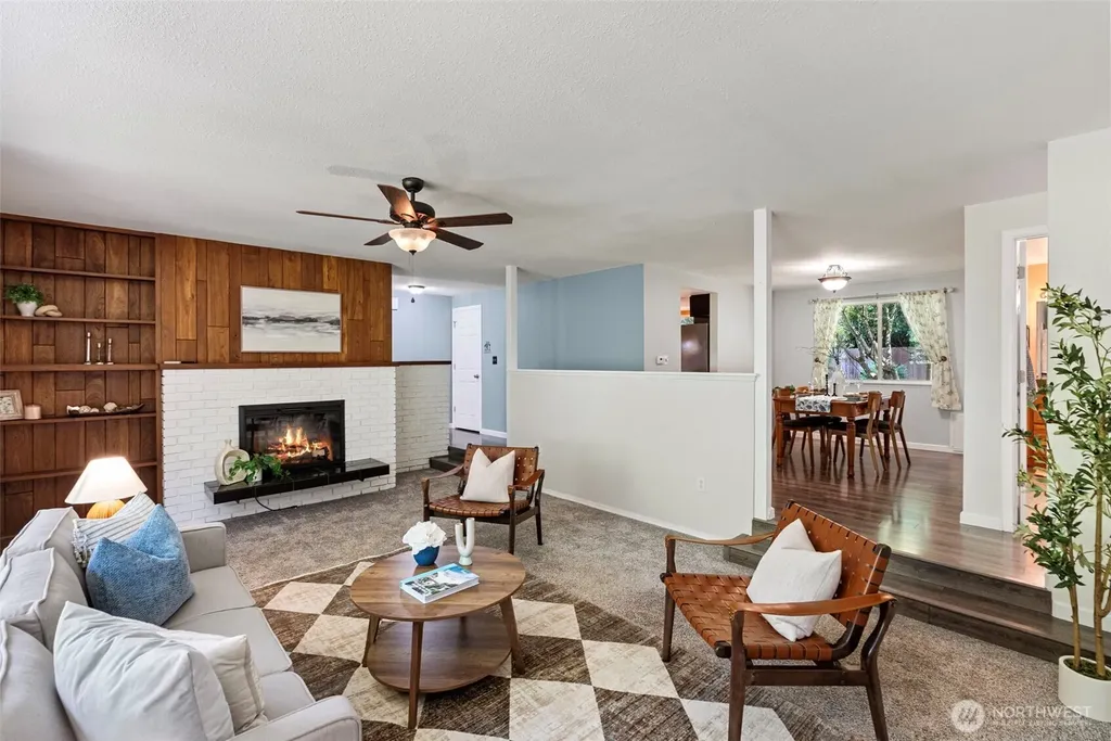 19064 10th Avenue NE Poulsbo WA 98370