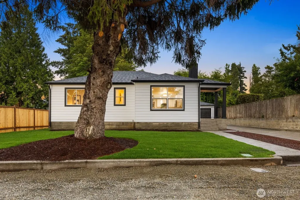 3111 Greenwood Avenue W University Place WA 98466