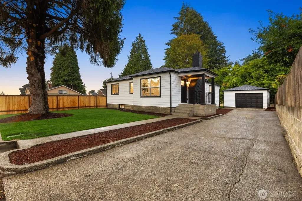 3111 Greenwood Avenue W University Place WA 98466