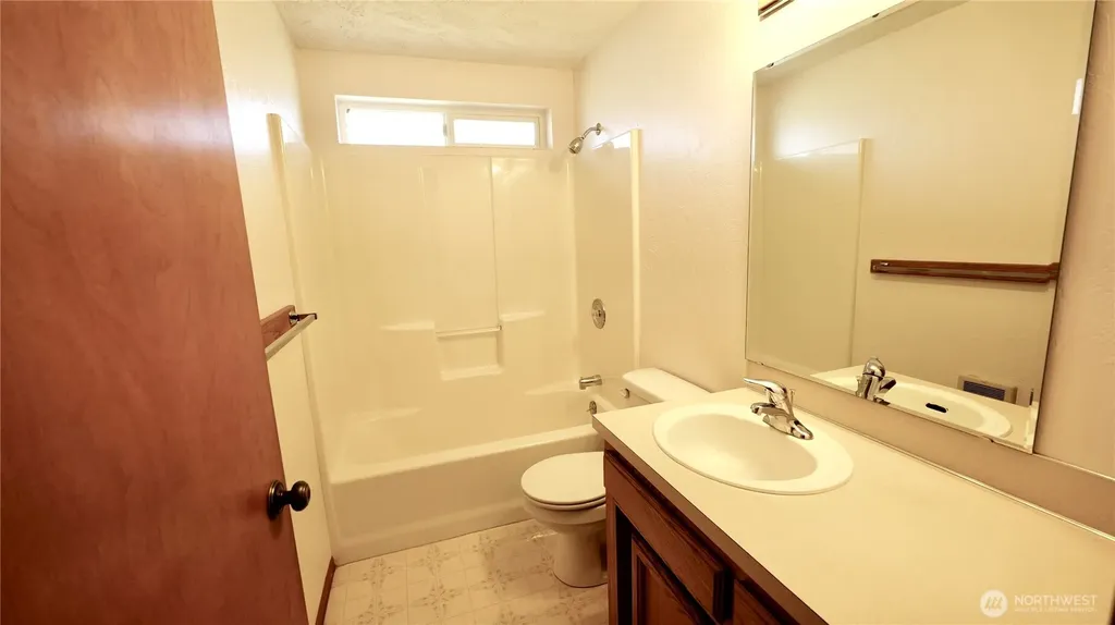 52 Hampton Court Sequim WA 98382