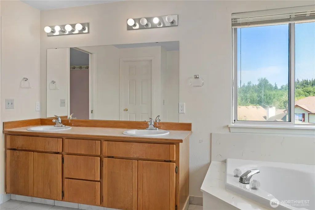 32708 19th Place SW Federal Way WA 98023