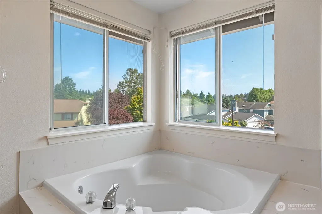32708 19th Place SW Federal Way WA 98023