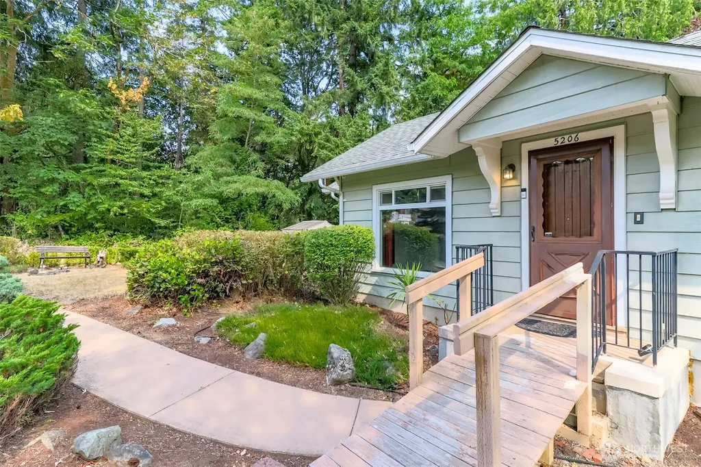 5206 W Werner Road Bremerton WA 98312