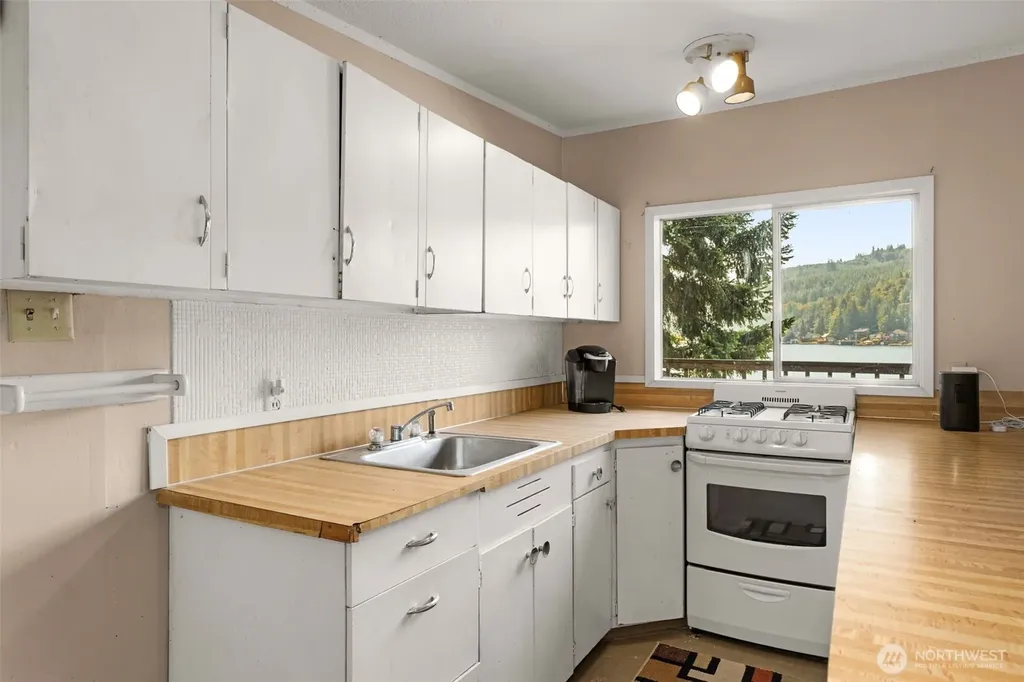 2225 Summit Lake Shore Road NW Olympia WA 98502
