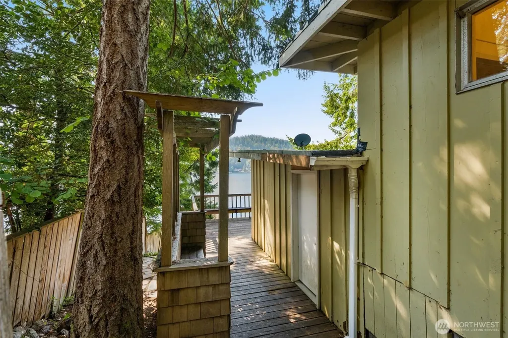 2225 Summit Lake Shore Road NW Olympia WA 98502
