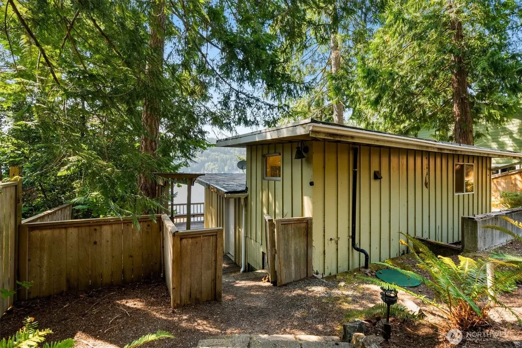 2225 Summit Lake Shore Road NW Olympia WA 98502