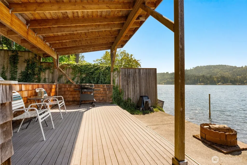 2225 Summit Lake Shore Road NW Olympia WA 98502
