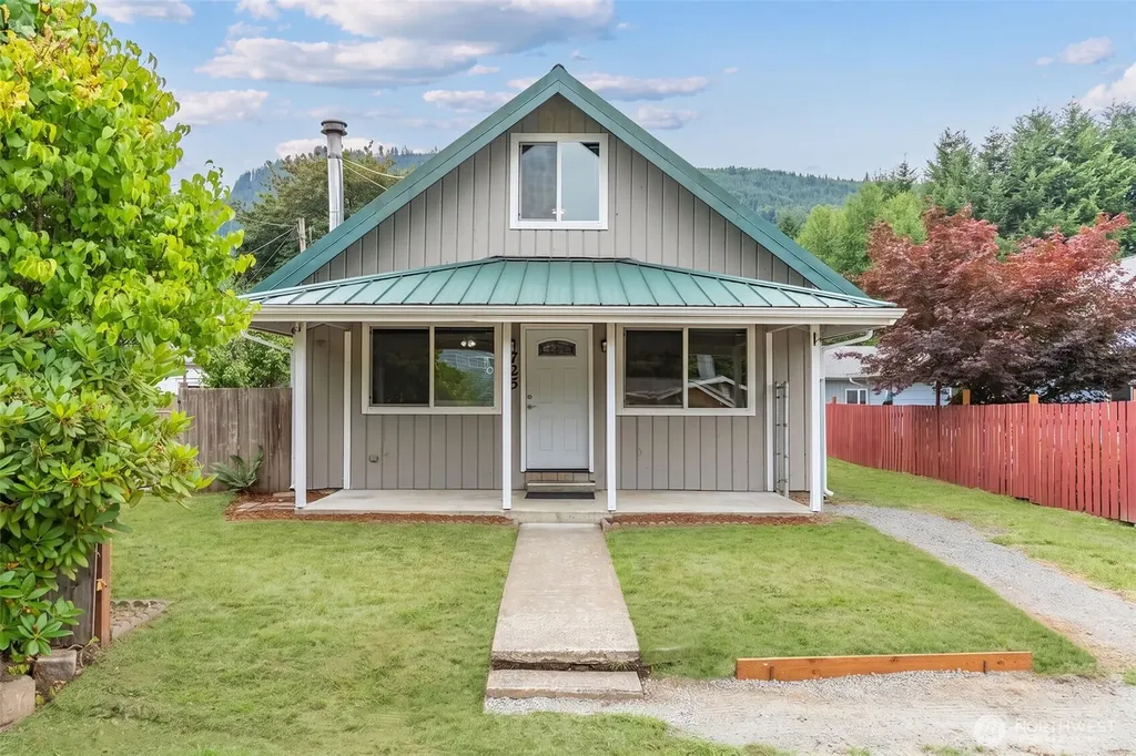 725 W Main Avenue Morton WA 98356