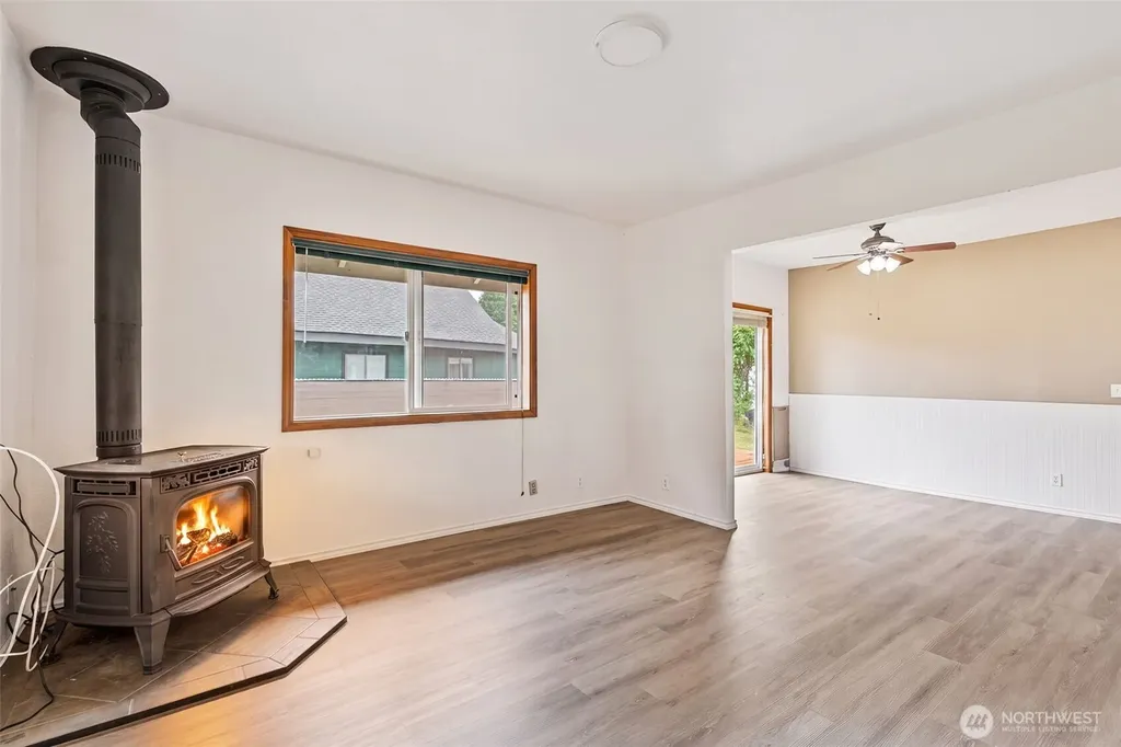 725 W Main Avenue Morton WA 98356